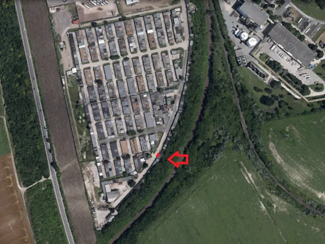 Eladó garázs Dunaújváros 19 nm