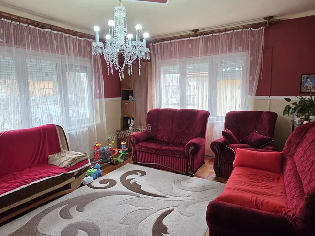 Eladó ház Baracs 164 nm