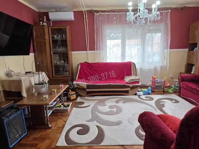 Eladó ház Baracs 164 nm