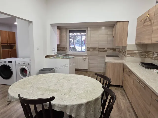 Eladó ház Dunaújváros, Újpentele 85 nm