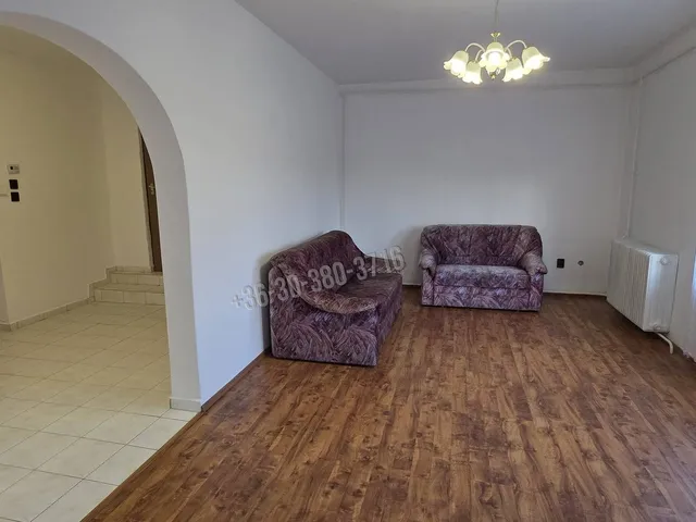 Eladó ház Nagyvenyim 127 nm