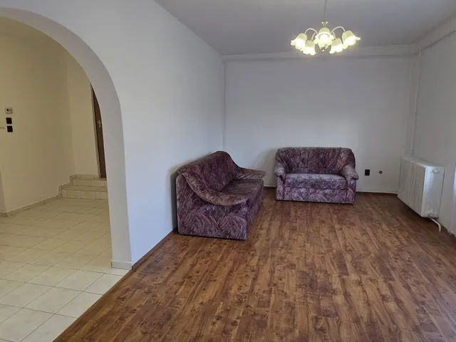 Eladó ház Nagyvenyim 127 nm