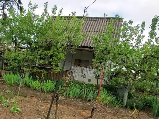 Eladó üdülő és hétvégi ház Dunaújváros, Újtelep 10 nm