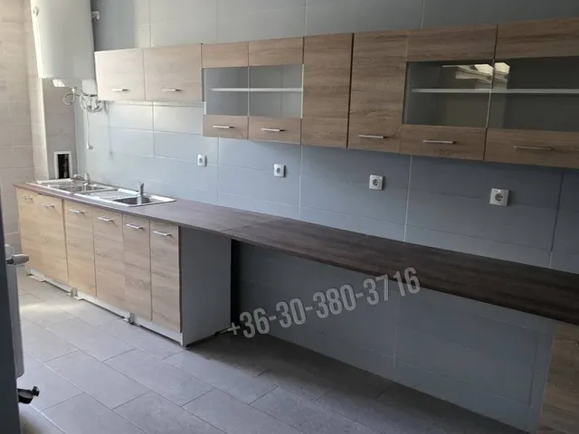 Eladó kereskedelmi és ipari ingatlan Dunaújváros, Papírgyári út 1052 nm