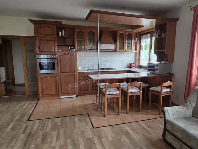 Eladó lakás Dunaújváros 110 nm
