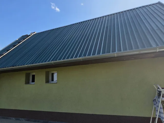 Eladó nyaraló Dunaújváros, Táborállás 30 nm