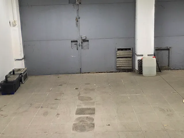 Eladó garázs Dunaújváros, Nyugati iparterület 102 nm