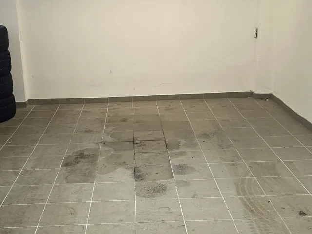 Eladó garázs Dunaújváros, Nyugati iparterület 102 nm