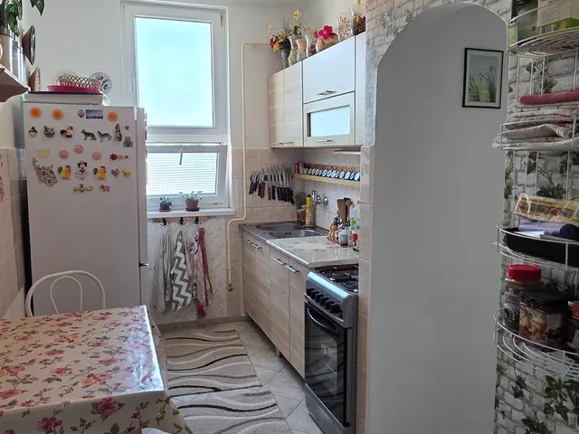 Eladó lakás Dunaújváros, Béke városrész 49 nm