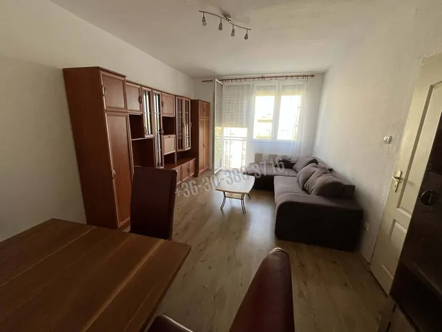 Eladó lakás Dunaújváros 44 nm