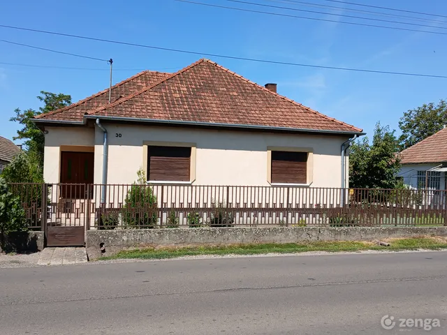 Eladó ház Poroszló 100 nm