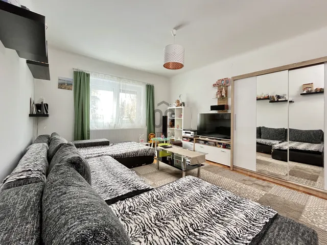 Eladó ház Budapest XVIII. kerület, Szemeretelep 175 nm