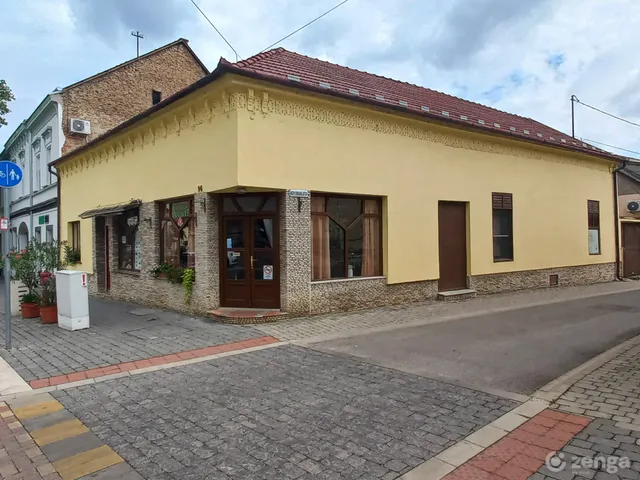 Eladó ház Siklós 180 nm