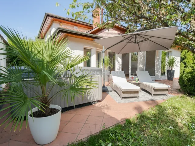 Eladó ház Solymár, Rövid utca 290 nm