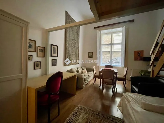 Eladó lakás Budapest I. kerület, Fő utca 40 nm