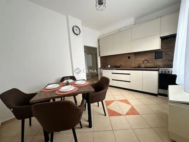 Eladó lakás Veszprém 73 nm