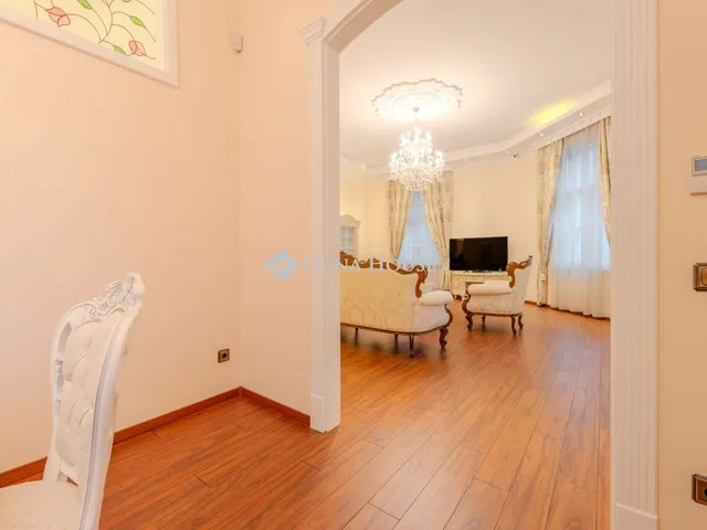 Eladó lakás Budapest V. kerület, Veres Pálné utca 169 nm