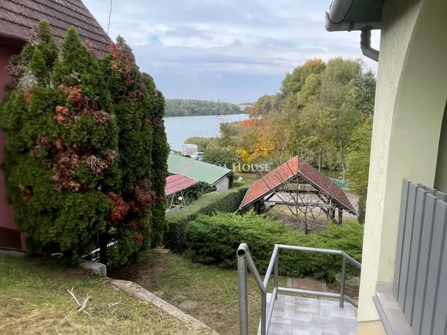 Eladó üdülő és hétvégi ház Kaposvár, Hullám utca 100 nm