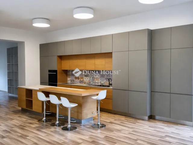 Eladó lakás Budapest II. kerület 125 nm