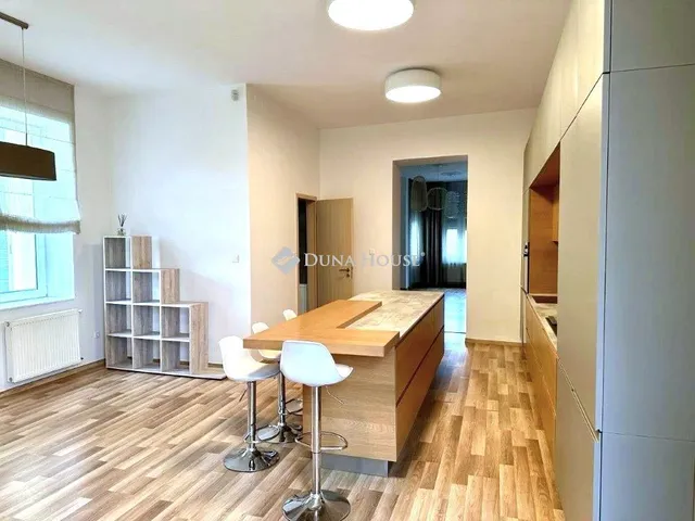 Eladó lakás Budapest II. kerület 125 nm