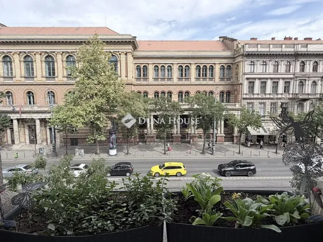 Eladó lakás Budapest V. kerület, Múzeum körút 88 nm
