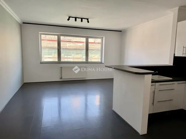 Eladó lakás Budapest VI. kerület 65 nm