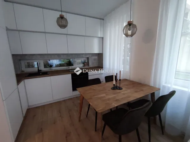 Kiadó lakás Budapest VIII. kerület, Corvin sétány 63 nm
