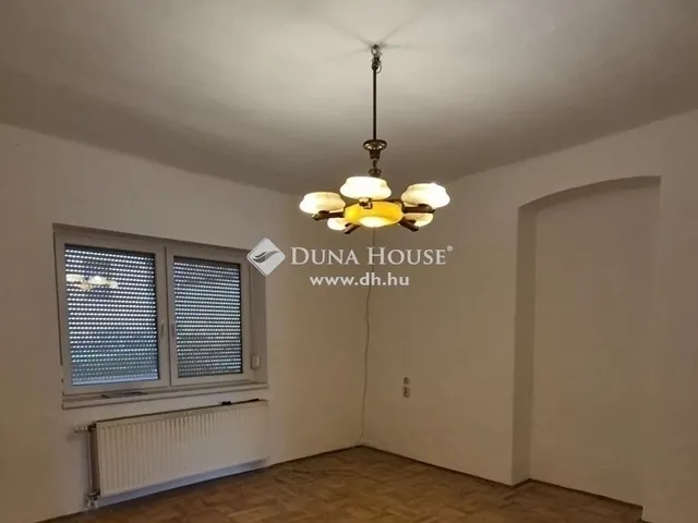 Eladó ház Üröm 93 nm
