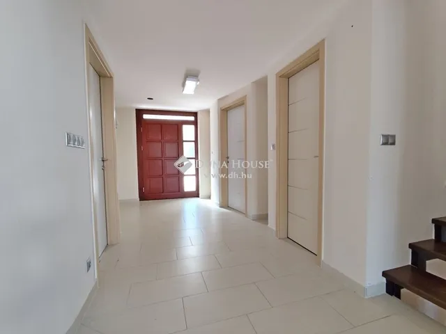Eladó ház Telki 344 nm