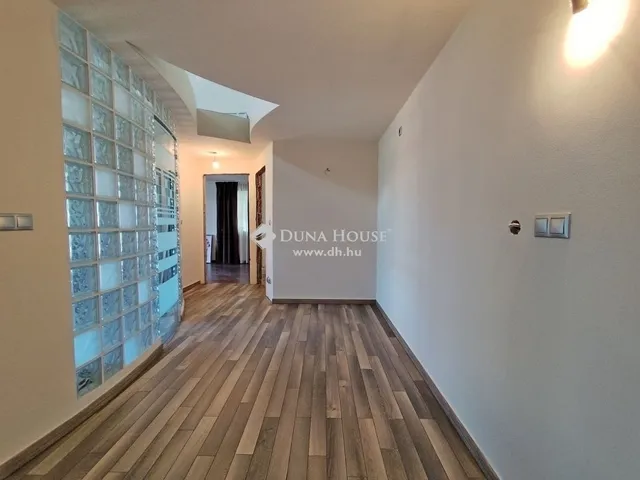Eladó ház Telki 344 nm