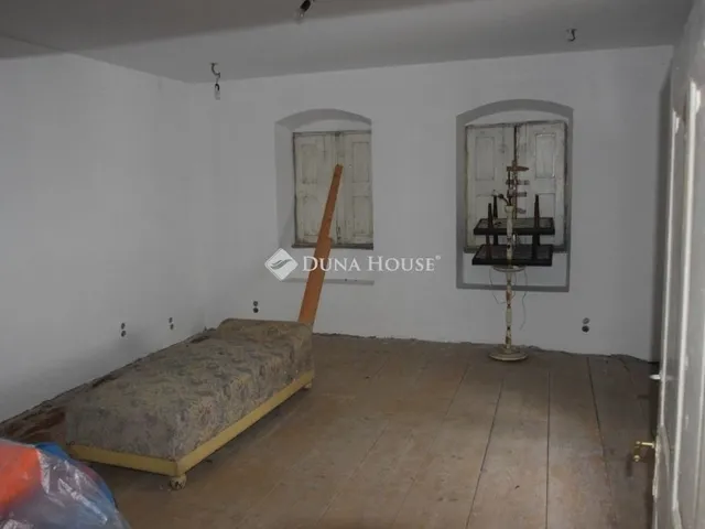 Eladó ház Szentendre 590 nm