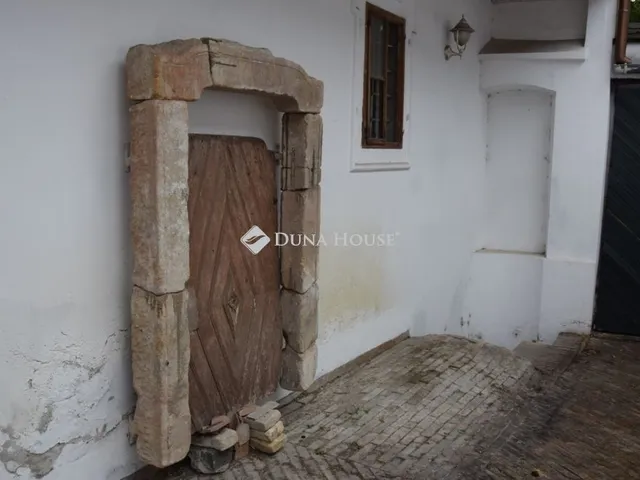 Eladó ház Szentendre 590 nm