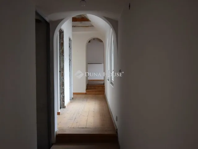 Eladó ház Szentendre 590 nm