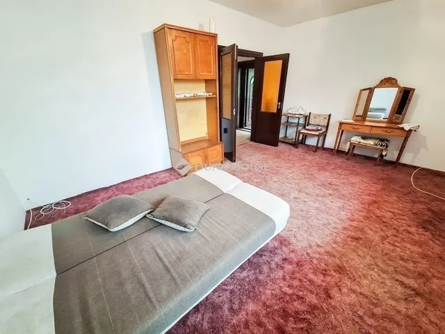 Eladó ház Budapest XVI. kerület 208 nm