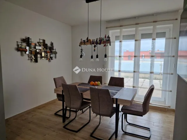 Eladó lakás Székesfehérvár 103 nm