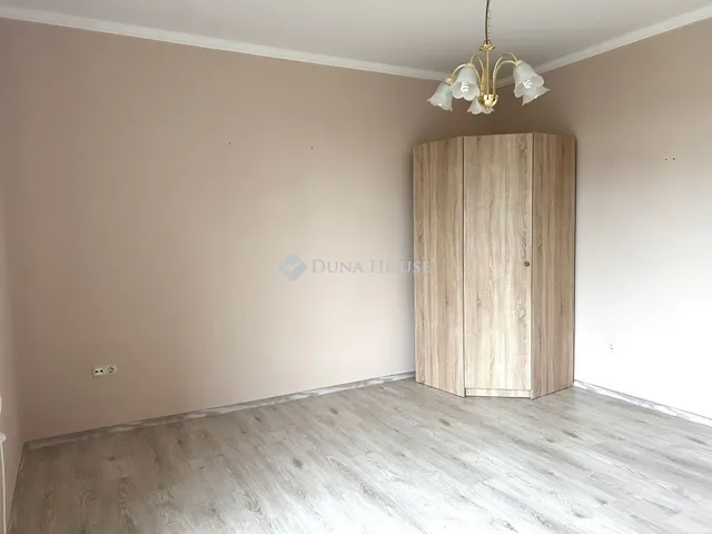 Eladó lakás Komárom, Hét vezér utca 72 nm