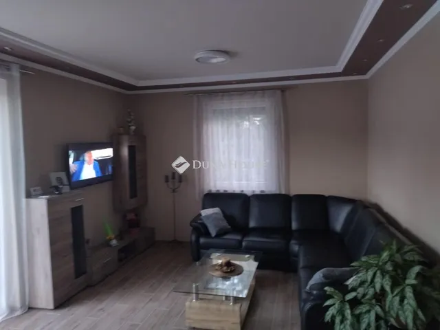 Eladó ház Komárom 100 nm