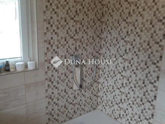 Eladó ház Komárom, Levél utca 100 nm