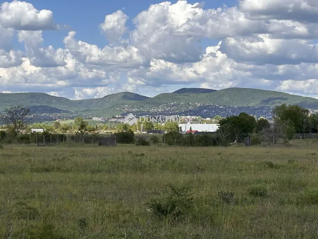 Eladó telek Pomáz 5877 nm