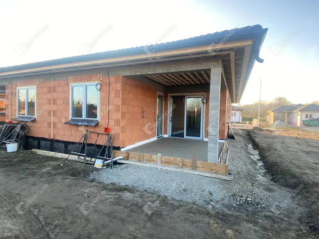 Eladó ház Hédervár 100 nm