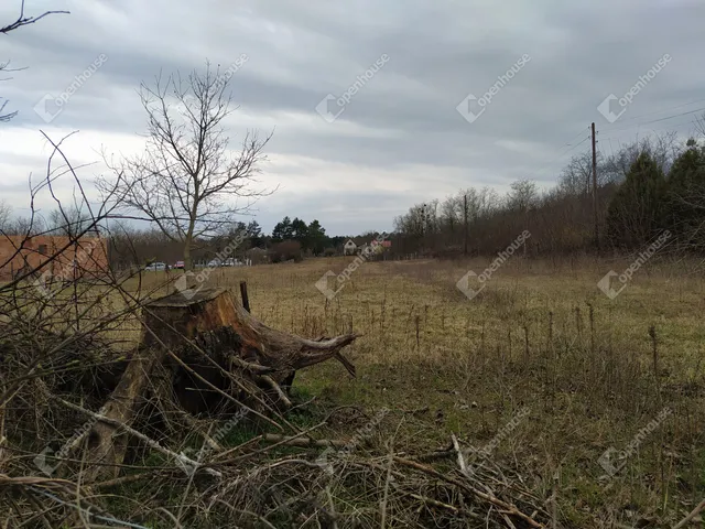 Eladó telek Bőny 1233 nm