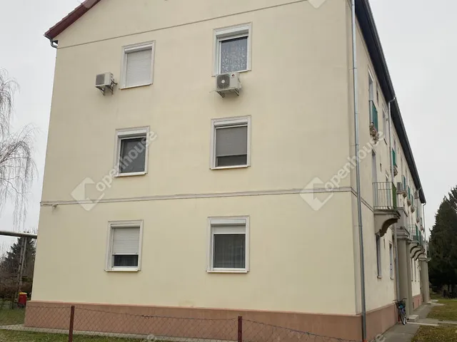Eladó lakás Mosonmagyaróvár, Ipartelep 53 nm