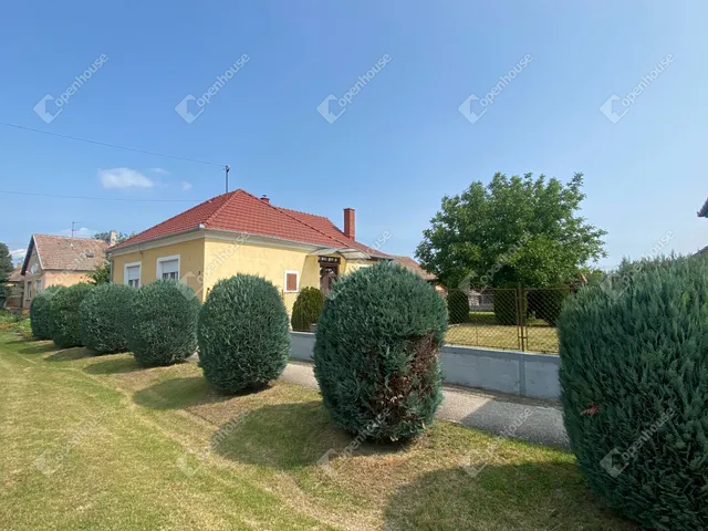 Eladó ház Acsalag 118 nm