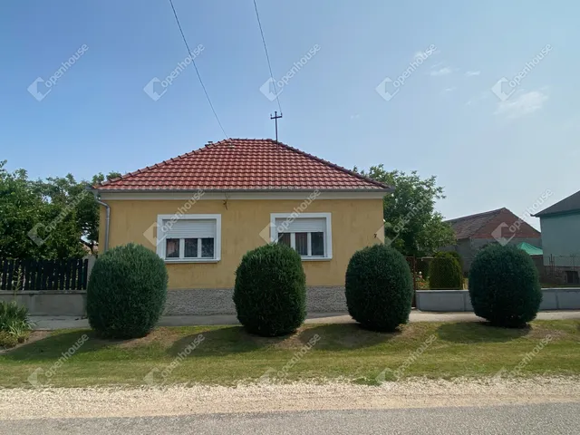 Eladó ház Acsalag 118 nm