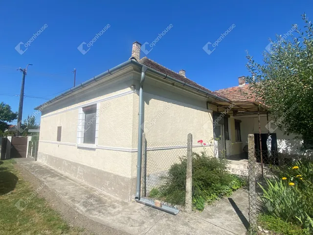 Eladó ház Darnózseli 150 nm