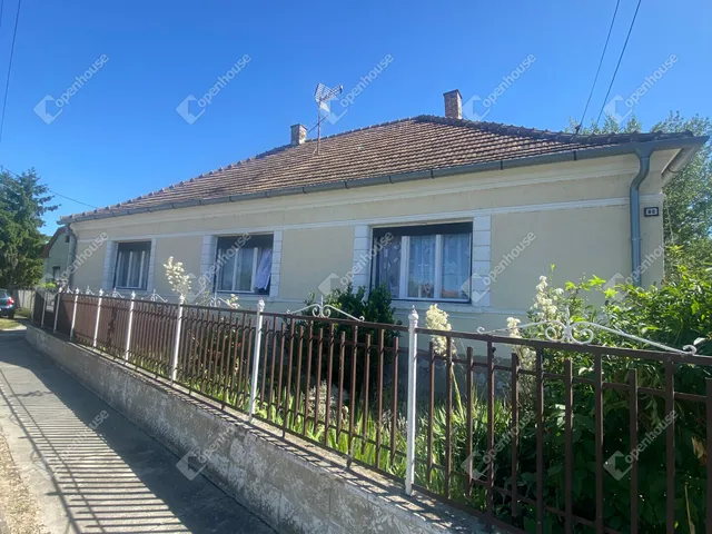 Eladó ház Darnózseli 150 nm