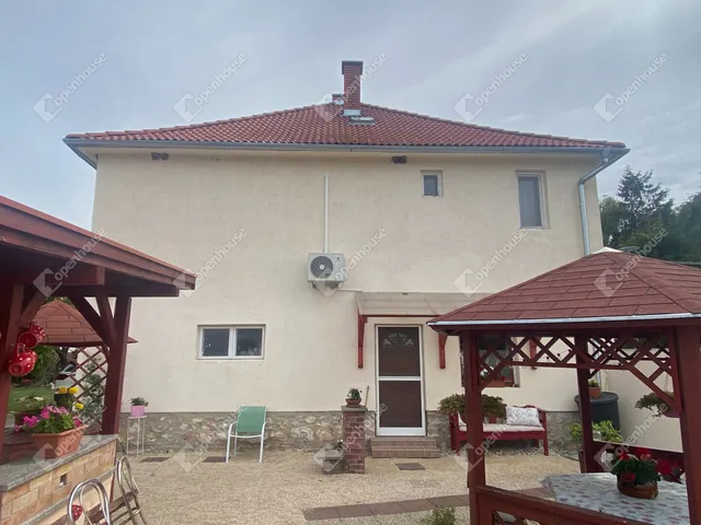 Eladó ház Bakonyszentkirály 128 nm