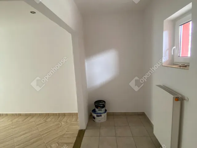 Kiadó kereskedelmi és ipari ingatlan Mosonmagyaróvár 43 nm