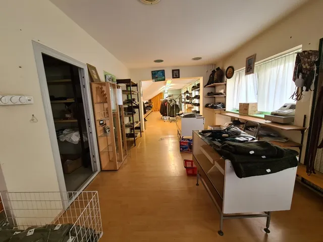 Kiadó kereskedelmi és ipari ingatlan Mosonmagyaróvár 127 nm