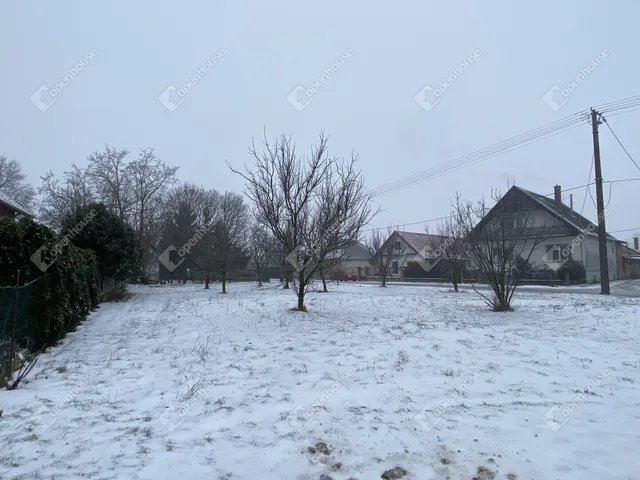 Eladó telek Halászi 723 nm